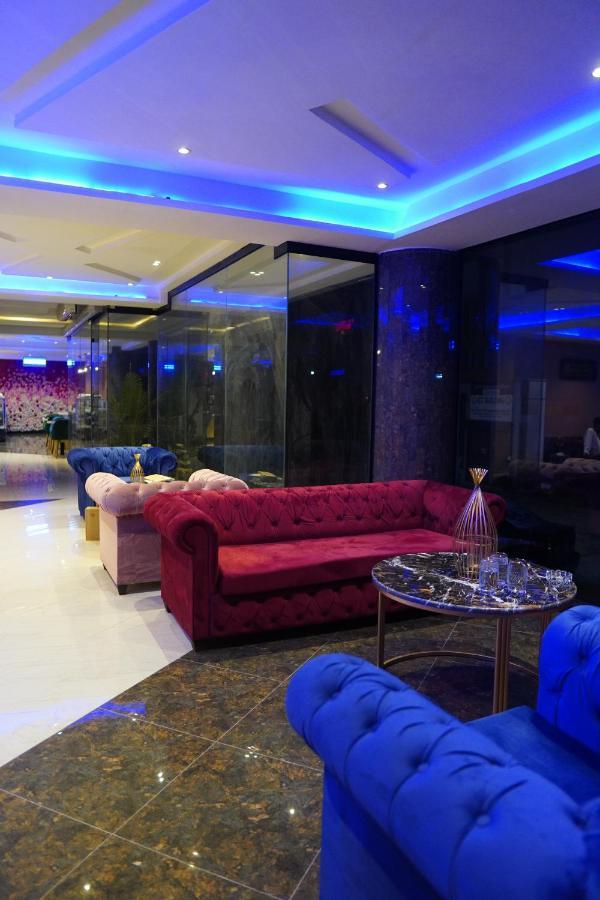 Nueva Hotel Islamabad Exterior foto